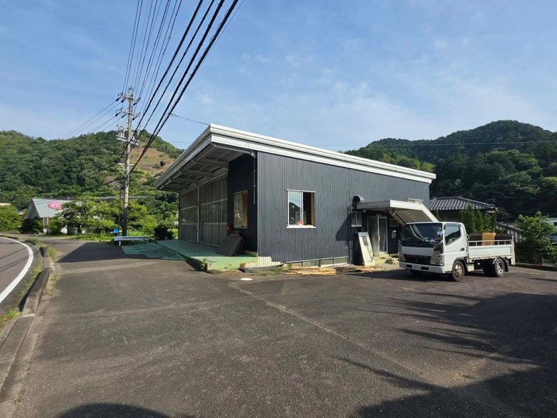 新しい作業場の外観（別アングル）